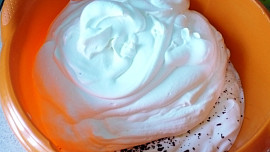 Lehká a osvěžující stracciatella