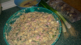 Nádivka z krůtí šunky, hub, rukoly  a sýra