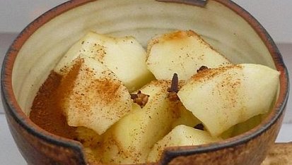 Ovocný piškotový koláč, jablíčka