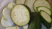 Pečený lilek, cuketa, paprika, cibule