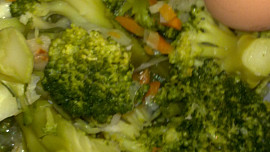 Polévka několika barev a chutí /vše, co bylo a zbylo/...