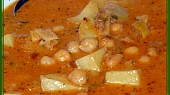 Polévka s cizrnou, pórkem, bramborem