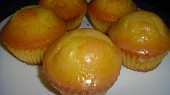 Pomerančová bábovka s pomerančovou polevou, ve formě na muffiny