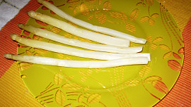 Rychlý chřestový salát s vejci