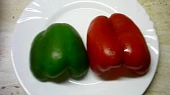 Těstoviny s tuňákem a žampiony, Zelená a červená paprika