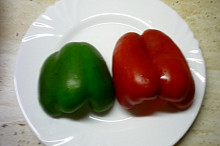 Zelená a červená paprika
