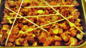 Vepřové ražniči s játry a pečeným bramborem