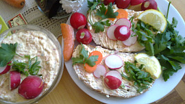 Zahradnická  barevná  pomazánka s vejci