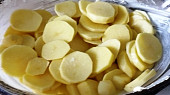 Zapečené brambory s pangasiem a špenátem