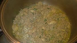 Zapečené těstoviny na bazalkové směsi se žampionama