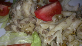 Zapečené těstoviny na bazalkové směsi se žampionama