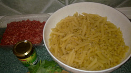 Zapečené těstoviny na bazalkové směsi se žampionama