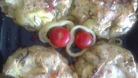 Bramborové důlky  - zapečené se sýrem, slaninou a žampionkama