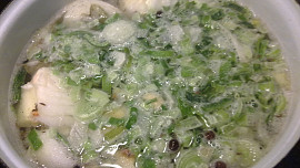 Domácí kuřecí netučná tlačenka s barevnou zeleninkou