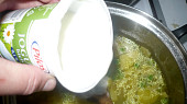 Hrášková polévka s jogurtem
