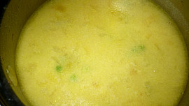 Hrášková polévka s jogurtem