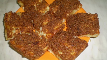Jablkový koláč z jogurtu (s perníkovou drobenkou)