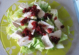 Ledový salát s brusinkami