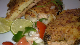 Lososové filety,  zapečené v  pikantní  sýrové  krustě