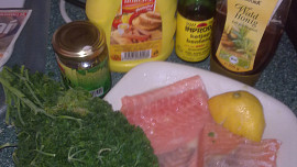 Marinovaný losos s pikantním  přelivem ze zázvoru