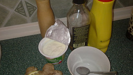 Marinovaný losos s pikantním  přelivem ze zázvoru