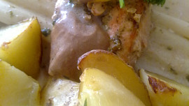 Marinovaný losos s pikantním  přelivem ze zázvoru