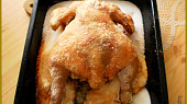 Nejjednodušší a nejlepší kuře, co znám - KUŘE V SOLI, solím trošku vnitřek kuřete i na povrchu
