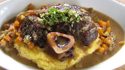 Osso buco z mladého býčka s kořenovou zeleninou, osso buco s gremuladou