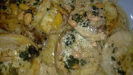 Ostré medailonky ze štikozubce kapského na  pórku,  zázvoru a bylinkách