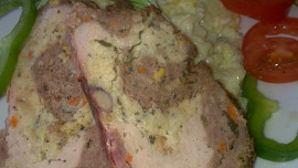 Sekaná se zeleninou a bylinkovo-sýrovou nápní