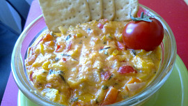 Sýrová ohnivá pomazánka  s rajčátkama a chilli papričkama