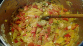 Sýrová ohnivá pomazánka  s rajčátkama a chilli papričkama