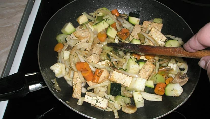 Tofu s bylinkovou chutí a zeleninou
