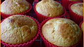 Vanilkové muffiny s malinami