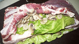 Vepřovy bůček plněný žampiony