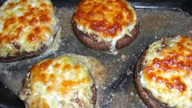 Žampiony Portobello plněné cuketkou