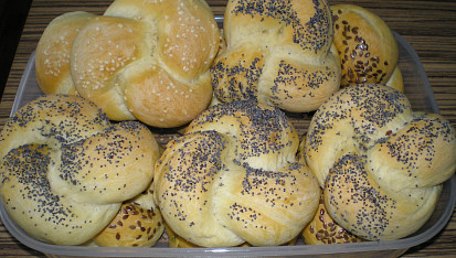 Babiččiny "startovací" žemličky (jinak housky)