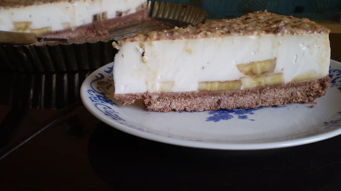 Banánovo-karamelový dortík
