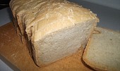 Bílý chléb s arašídovým máslem (chlebík)