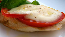 Caprese pod grilem