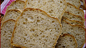 Chlebík s bramborákem v prášku, Pečeno v chlebíčkové formě v troubě. Přidáno o trochu víc droždí.