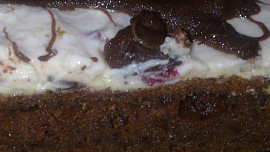 Chutný moučník z cukety, brusinek a tvarohu