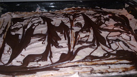 Chutný moučník z cukety, brusinek a tvarohu