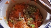 Houbovo-vločková polévka s pórem, všechno osmažíme...