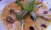 Houbovo-vločková polévka s pórem (a dobrou chuť)