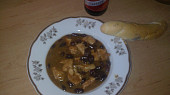 Kureci rychlo gulas z fazolemi