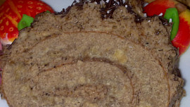 Lehká  banánovo-kávová roláda  s capuccinem ke  kávičce