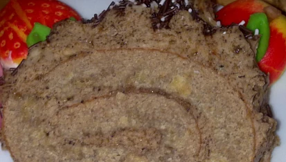 Lehká  banánovo-kávová roláda  s capuccinem ke  kávičce