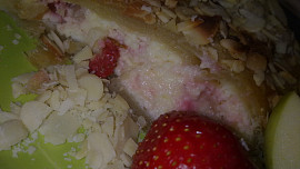 Lehký tvarohový  závin s letním ovocem