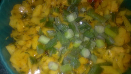 Pikantní  zapečené brambory se zelím, klobásou a žirovnickým - balkánským sýrem